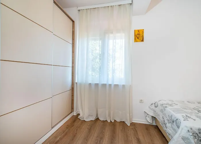 Marul Apartment *