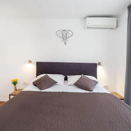 Marul Apartment *