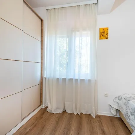 Marul Apartment *